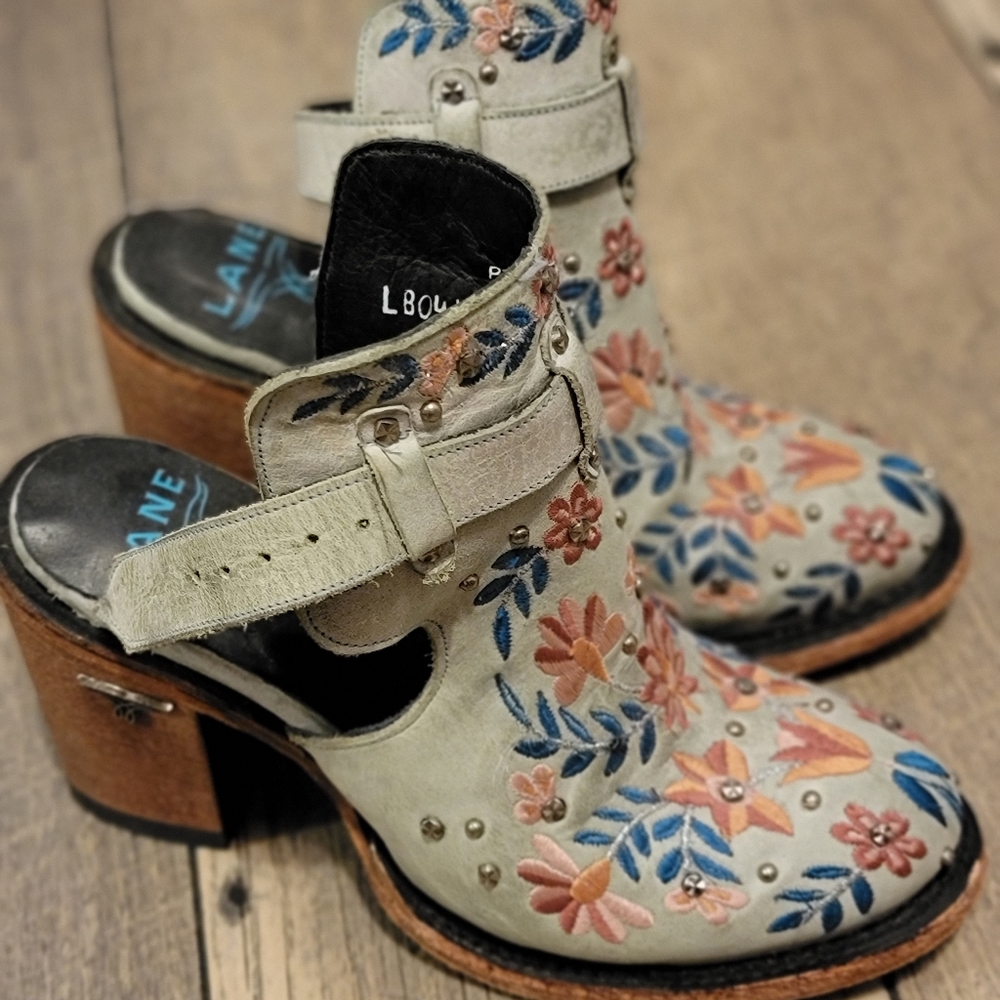 Lane Booties